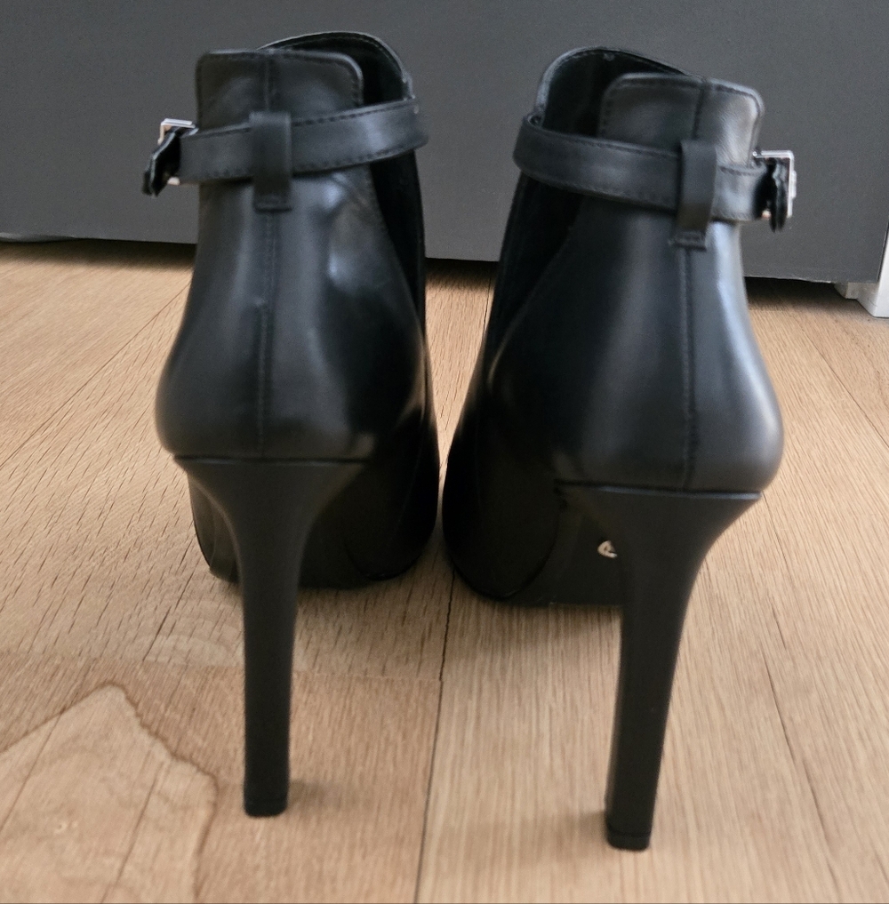 Michael Kors Black Leather Lawson Ankle Booties with Buckle - Picture 5 of 10